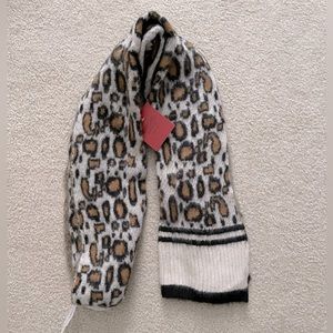 NWT Mossimo Women’s Leopard Print Scarf